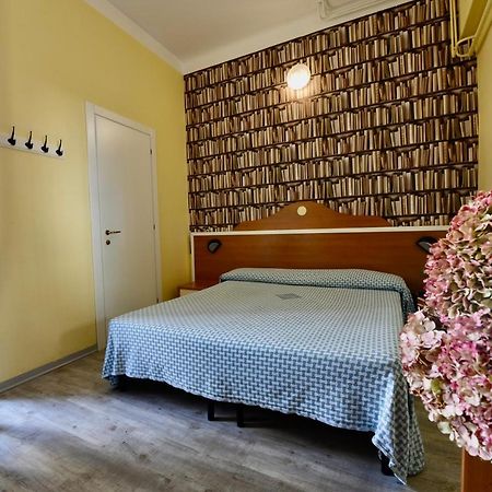 Hotel Villa Maria & Apartment Вараце Екстериор снимка